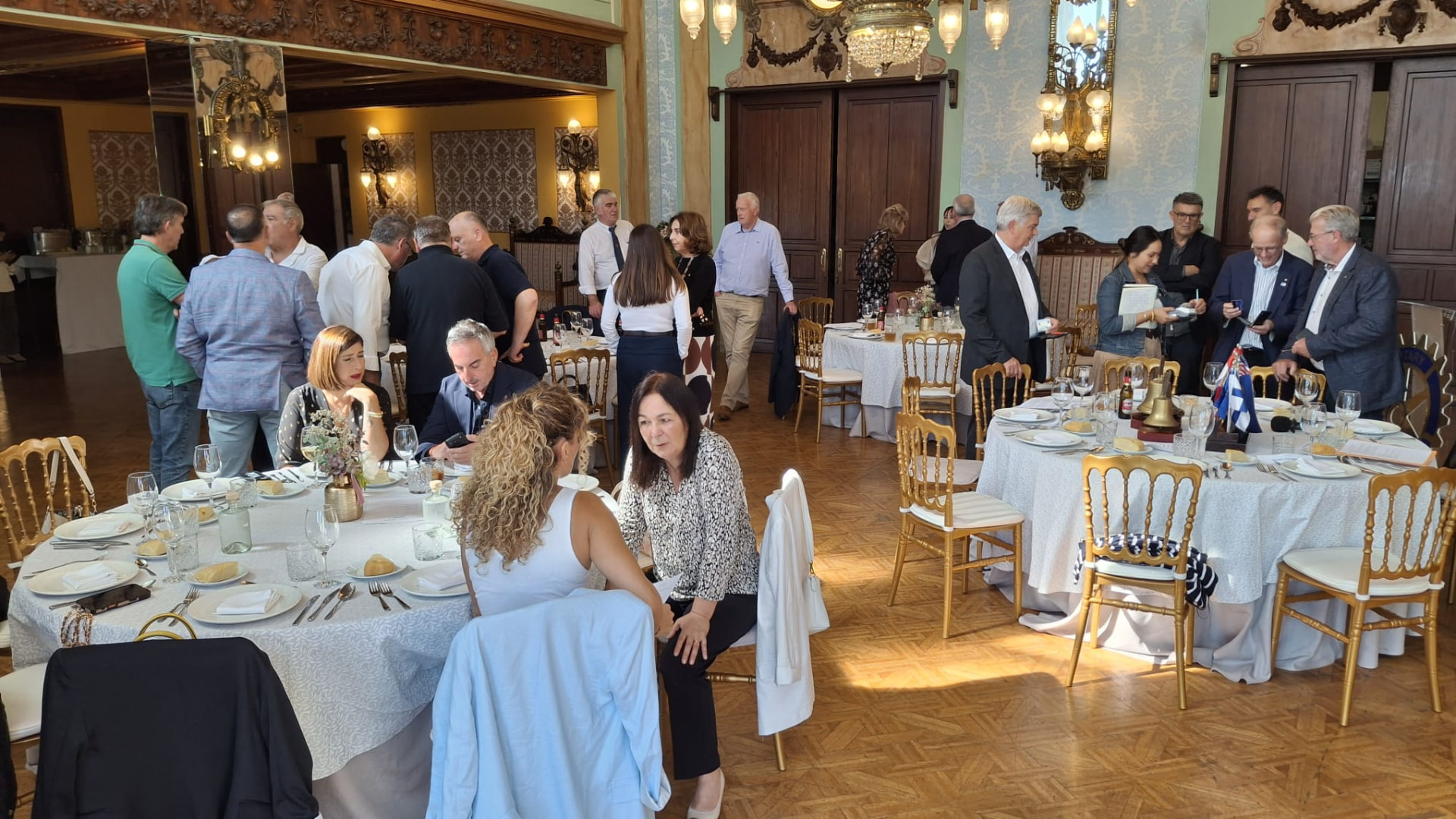 The hall of the Real Liceo Casino de Alicante before lunch